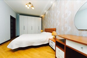 Apartment (Kreschatik street, 25) | 1 bedroom, desk, iron/ironing board, free WiFi - Hotrent Apartments Kreschatik (Kyiv)