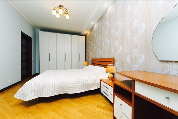 Apartment (Kreschatik street, 25)