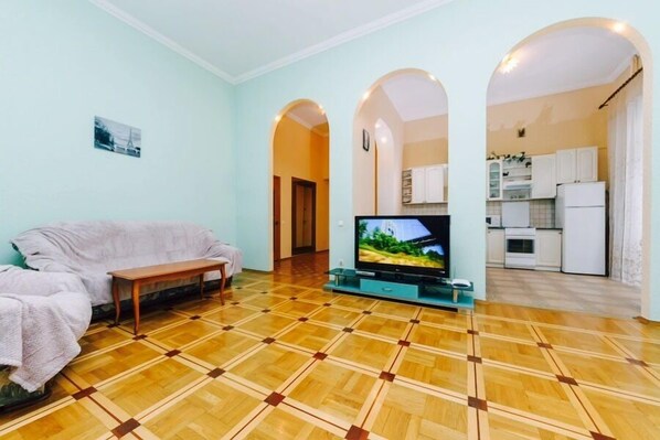Apartment (Liuteranska street, 6) | 1 bedroom, desk, iron/ironing board, free WiFi - Hotrent Apartments Kreschatik (Kyiv)