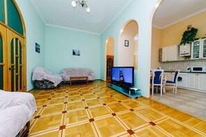 Apartment (Liuteranska street, 6) | 1 bedroom, desk, iron/ironing board, free WiFi - Hotrent Apartments Kreschatik (Kyiv)