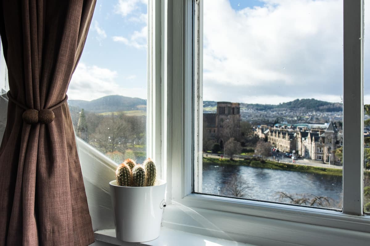 Standard Twin Room, 2 Single Beds, River View (Shared Bathroom) | 1 bedroom, free WiFi, bed sheets