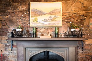 Fireplace - Bazpackers Hostel (Inverness)