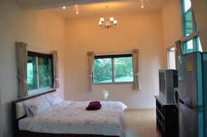 Chalet | In-room safe, desk, blackout curtains, iron/ironing board - Dwell At Chalong Hill (Chalong)