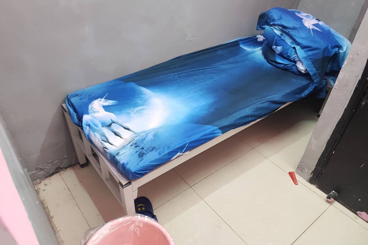 基础单人房 | 免费 WiFi、床单