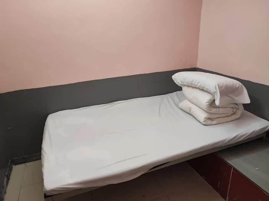 Habitación básica doble | Wifi gratis, ropa de cama y acceso para silla de ruedas