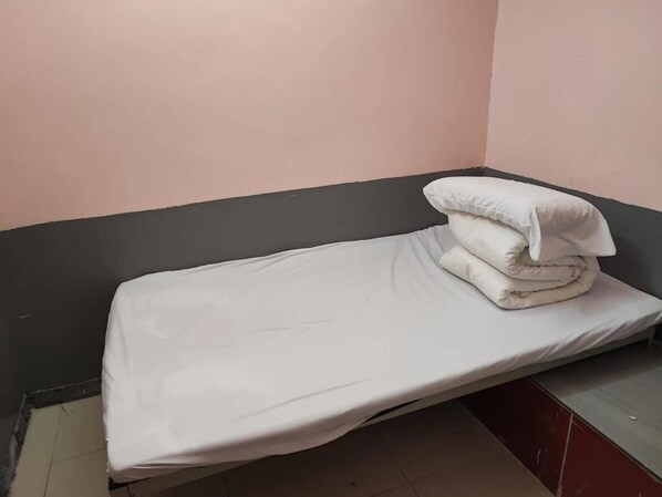 Basic Double Room | Free WiFi, bed sheets, wheelchair access