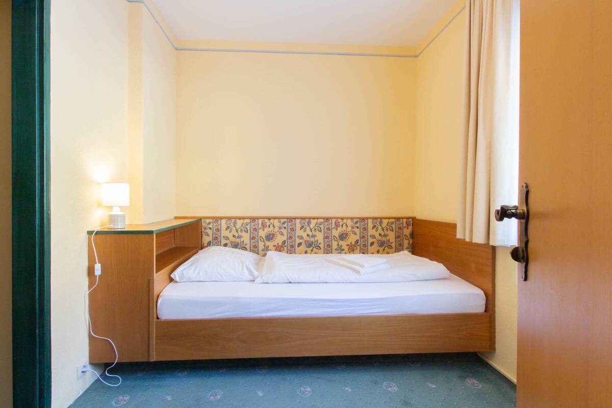Single Room | Free WiFi