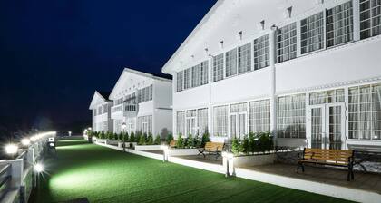 Treebo Skydale Inn & Suites With Mountain View