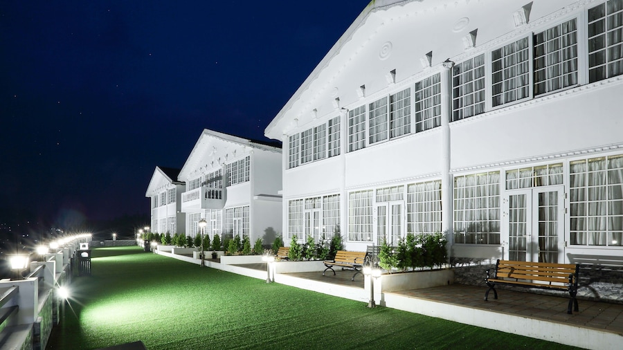 Treebo Skydale Inn & Suites With Mountain View