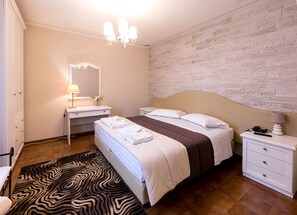 Comfort Double Room Single Use, 1 Queen Bed | Premium bedding, down duvets, in-room safe, desk - Il Novecento (Casarsa della Delizia)