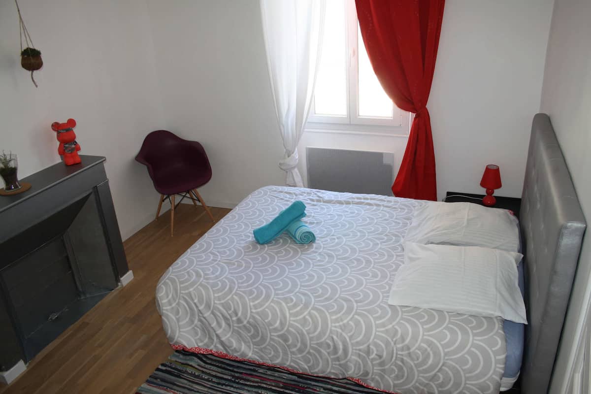 1 bedroom, premium bedding, individually decorated