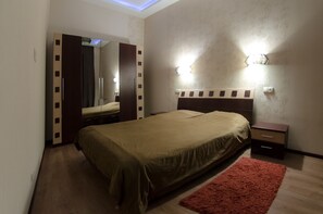 Appartement, 1 slaapkamer (Tarasa Shevchenko Boulevard, 48a) | Een bureau, een strijkplank/strijkijzer, gratis wifi, beddengoed