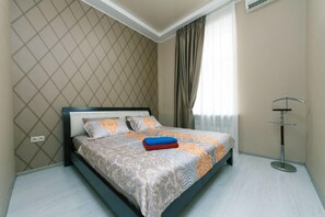 Deluxe Apartment (Ivana Franko street, 27) | Desk, iron/ironing board, free WiFi, bed sheets - Hotrent Ivana Franka St. 27 (Kyiv)