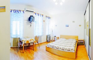 Appartement (Pushkinska Street, 12V)