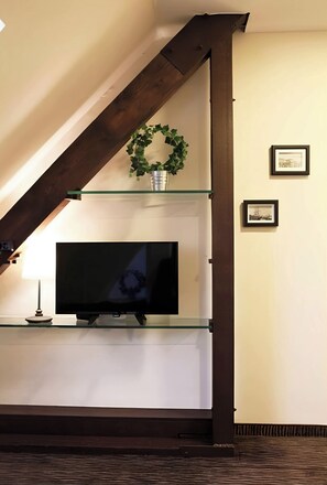 Triple Room, Shared Bathroom