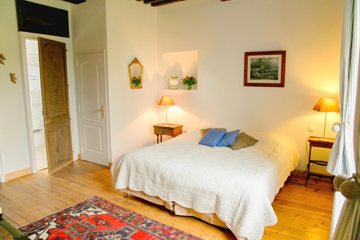 1 chambre, fer et planche à repasser, Wi-Fi gratuit
