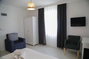 Deluxe Room | Bathroom