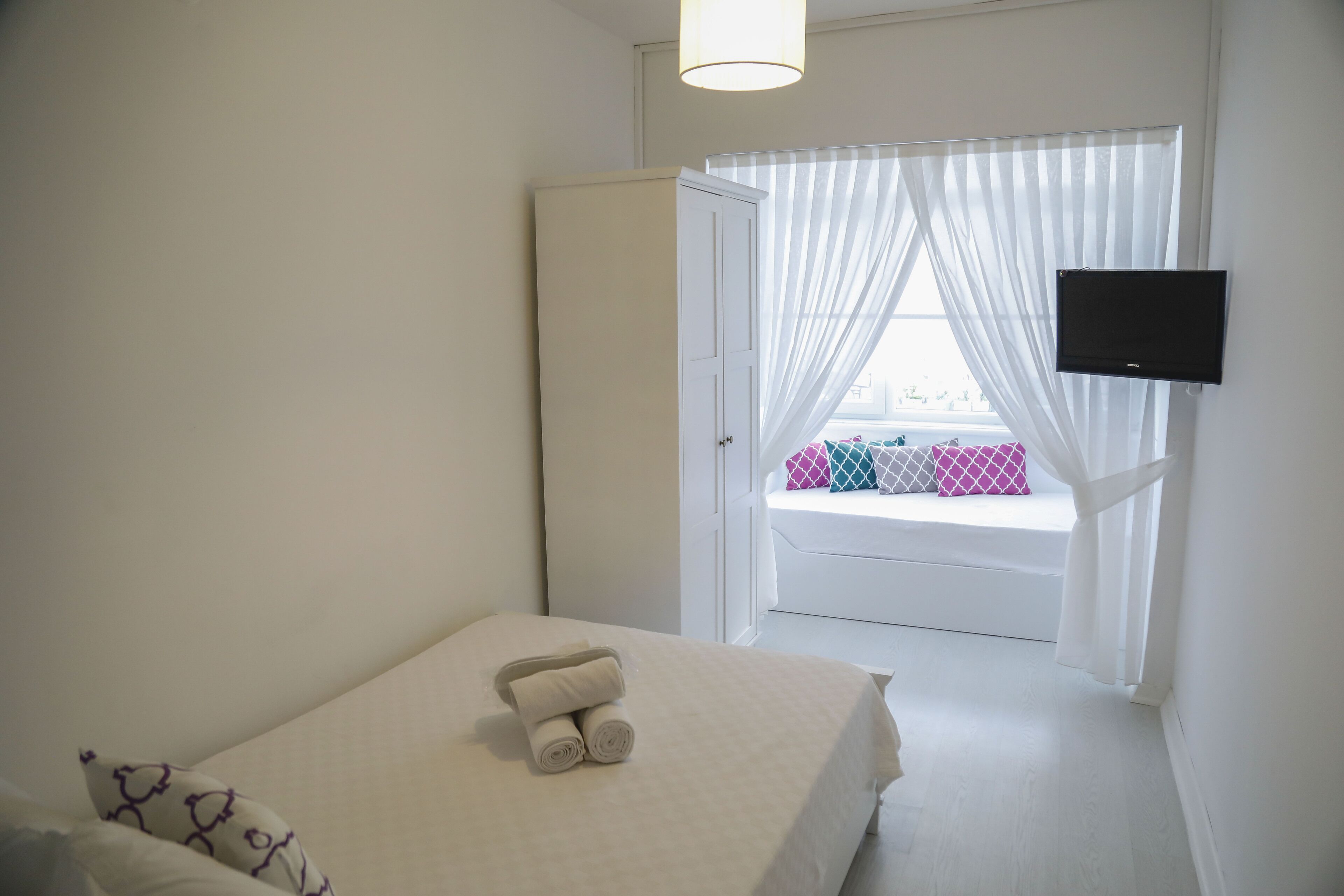 desk, iron/ironing board, free wifi