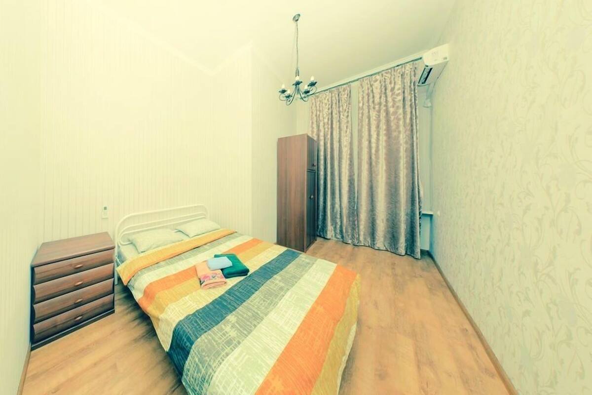 アパートメント 1 ベッドルーム (Kruhlouniversytetska Str, 14) | 1 室のベッドルーム、デスク、アイロン / アイロン台、WiFi (無料)
