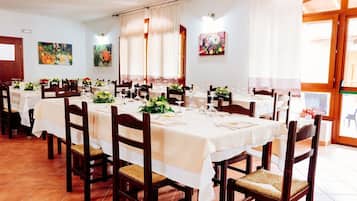 Desayuno buffet incluido todos los días