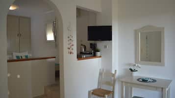 Desk, iron/ironing board, free WiFi, bed sheets
