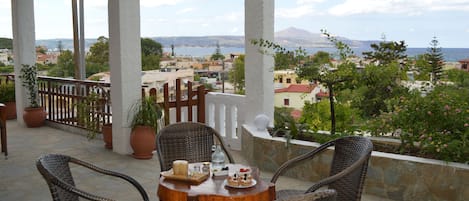 Chambre Quadruple | Terrasse/Patio