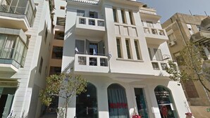 Exterior - Family Apt & Private Garden near Beach by FeelHome (Tel Aviv)