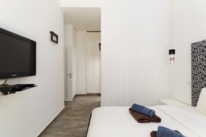 Leilighet – comfort, 2 soverom, terrasse, hageutsikt | 2 soverom, strykejern/-brett, barnesenger og wi-fi (inkludert)