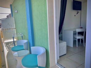 Chambre Quadruple Classique, balcon | Terrasse/Patio