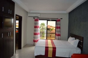 Egyptian cotton sheets, premium bedding, down duvets, pillow-top beds