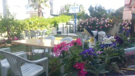 LCD TV. Derin Butik Otel