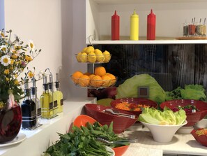 Comida y bebida