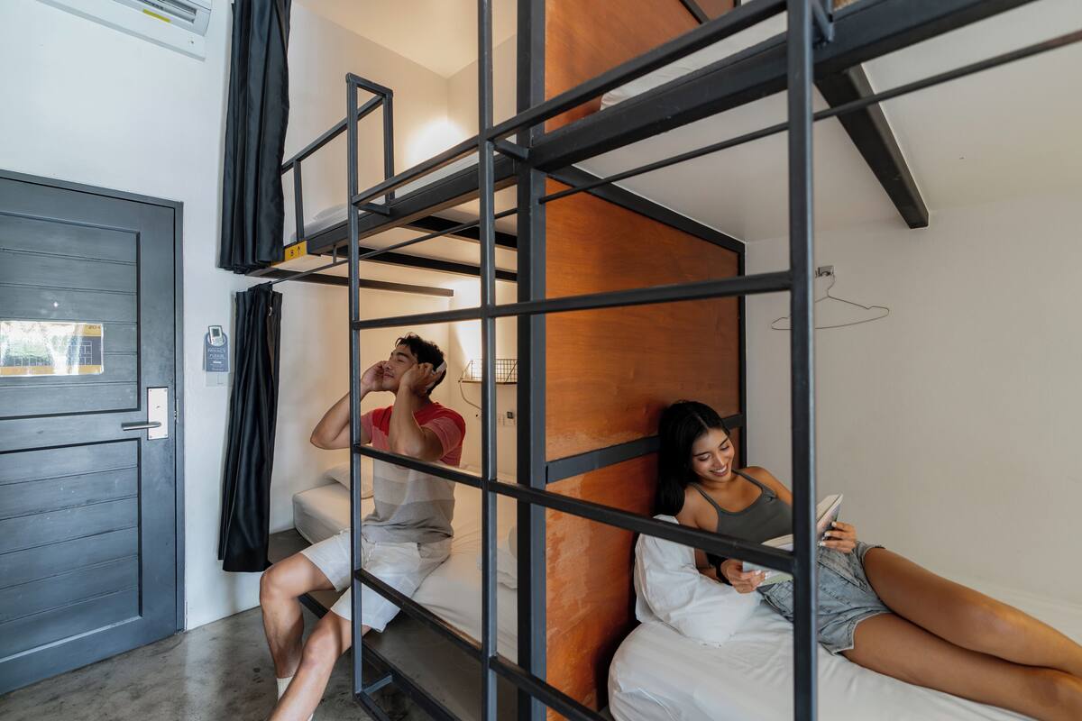 4-Bed Mixed Dormitory | Tirai kedap cahaya, kedap suara, Wi-Fi gratis, dan seprai linen