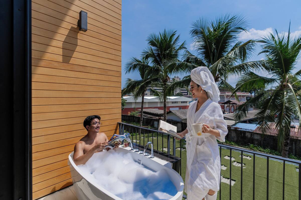Suite Room | Tirai kedap cahaya, kedap suara, Wi-Fi gratis, dan seprai linen