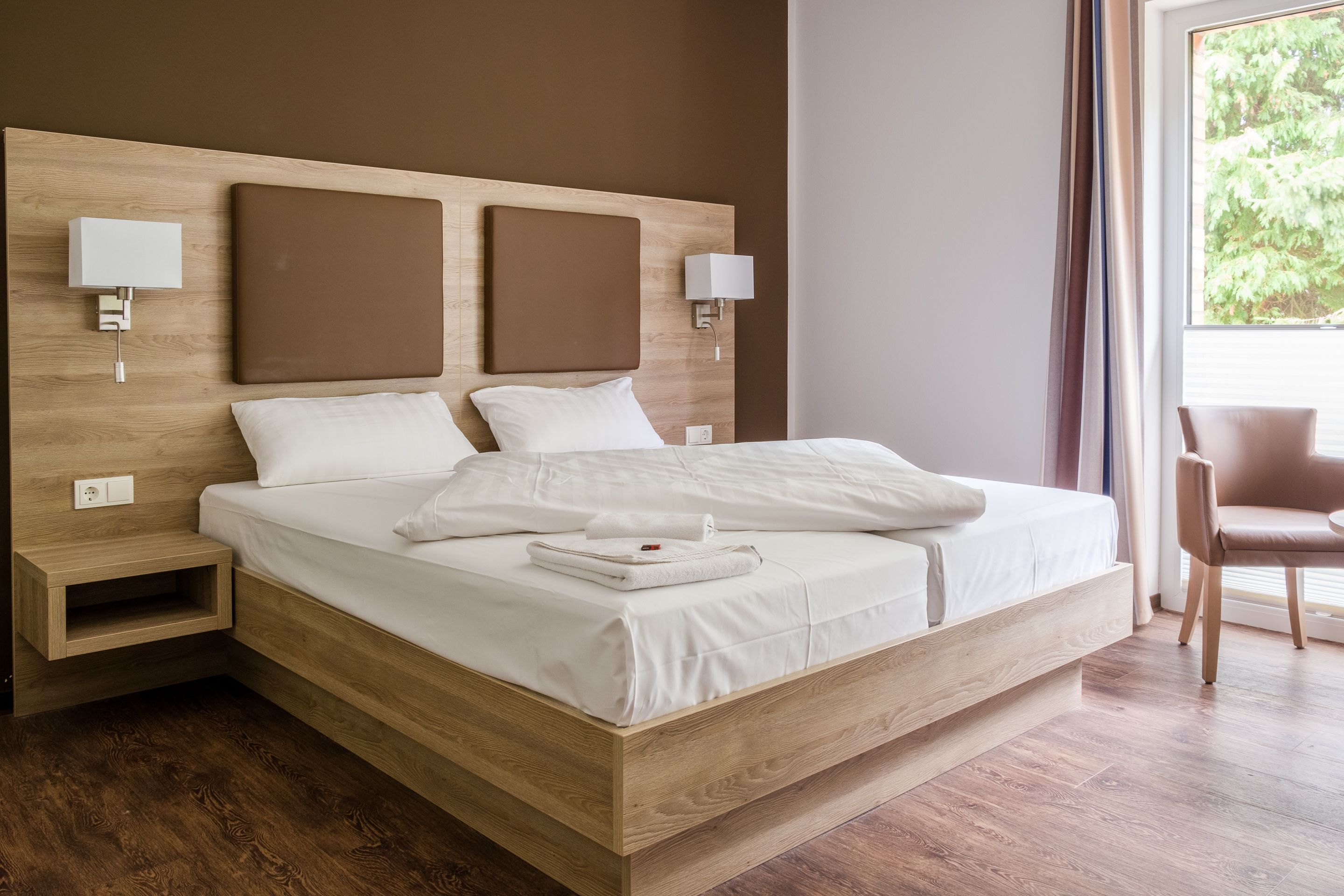 apartment, 2 bedrooms | in-room safe, desk, soundproofing, iron/ironing board