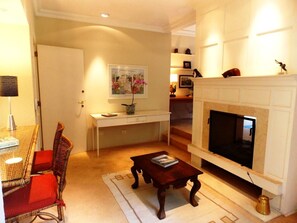 Suite superior (King) | Decoración personalizada, muebles diferentes y ropa de cama