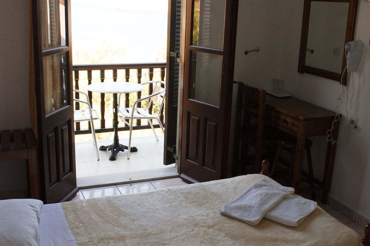 standard double room | 1 bedroom, desk, soundproofing, free wifi