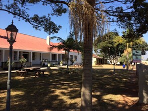 Garden - Highlands Inn Hotel (Piggs Peak)