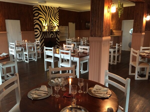 Free daily buffet breakfast - Highlands Inn Hotel (Piggs Peak)