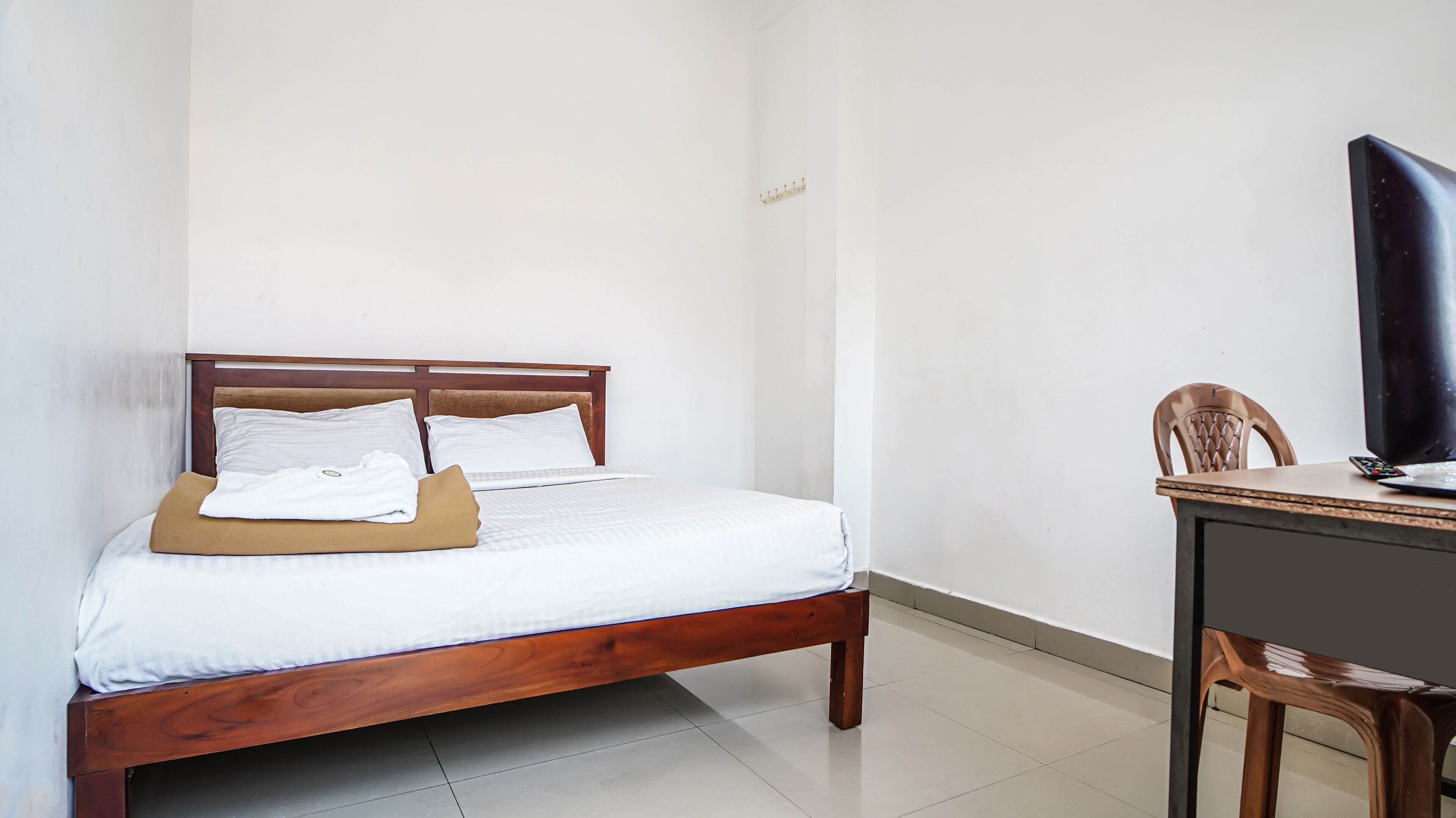 Economy Double Room, 1 Bedroom | Rollaway beds, free wired Internet