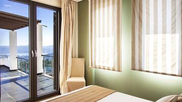 Villa (Melia) | 4 bedrooms, in-room safe, soundproofing, iron/ironing board