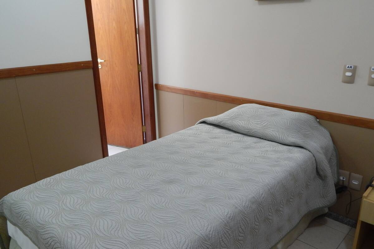 Single Room | Minibar, in-room safe, desk, blackout curtains