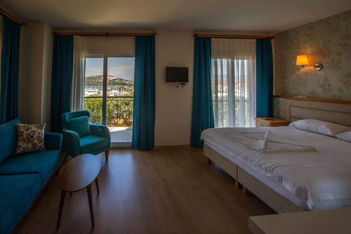Habitación doble Deluxe | Escritorio, tabla de planchar con plancha, cunas y wifi gratis