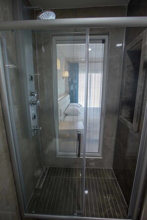 Bathroom shower - Clementine Suits Sigacik (Seferihisar)