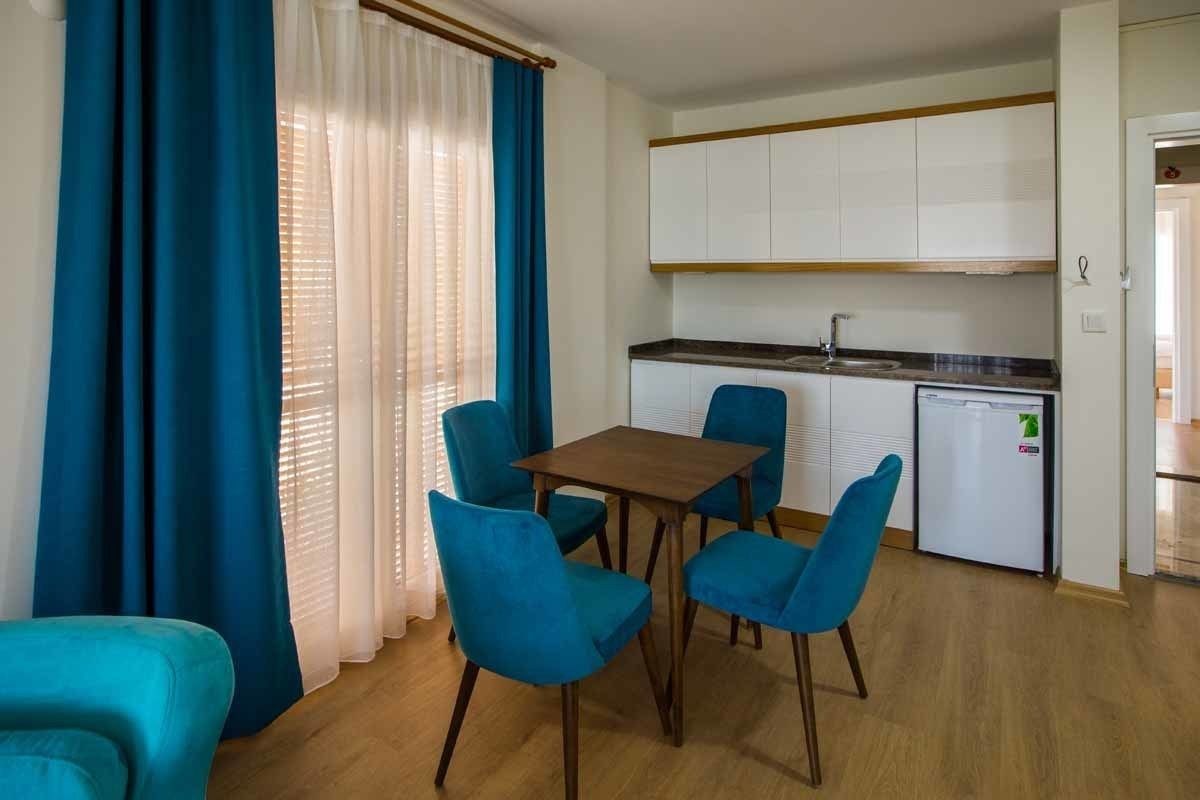 deluxe double room | private kitchenette | fridge, stovetop, electric kettle