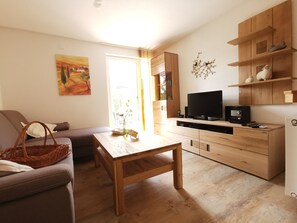 舒適公寓, 私人浴室 (Langeoog) | 起居區 | 80-公分智慧型電視、數位頻道、電視、Netflix