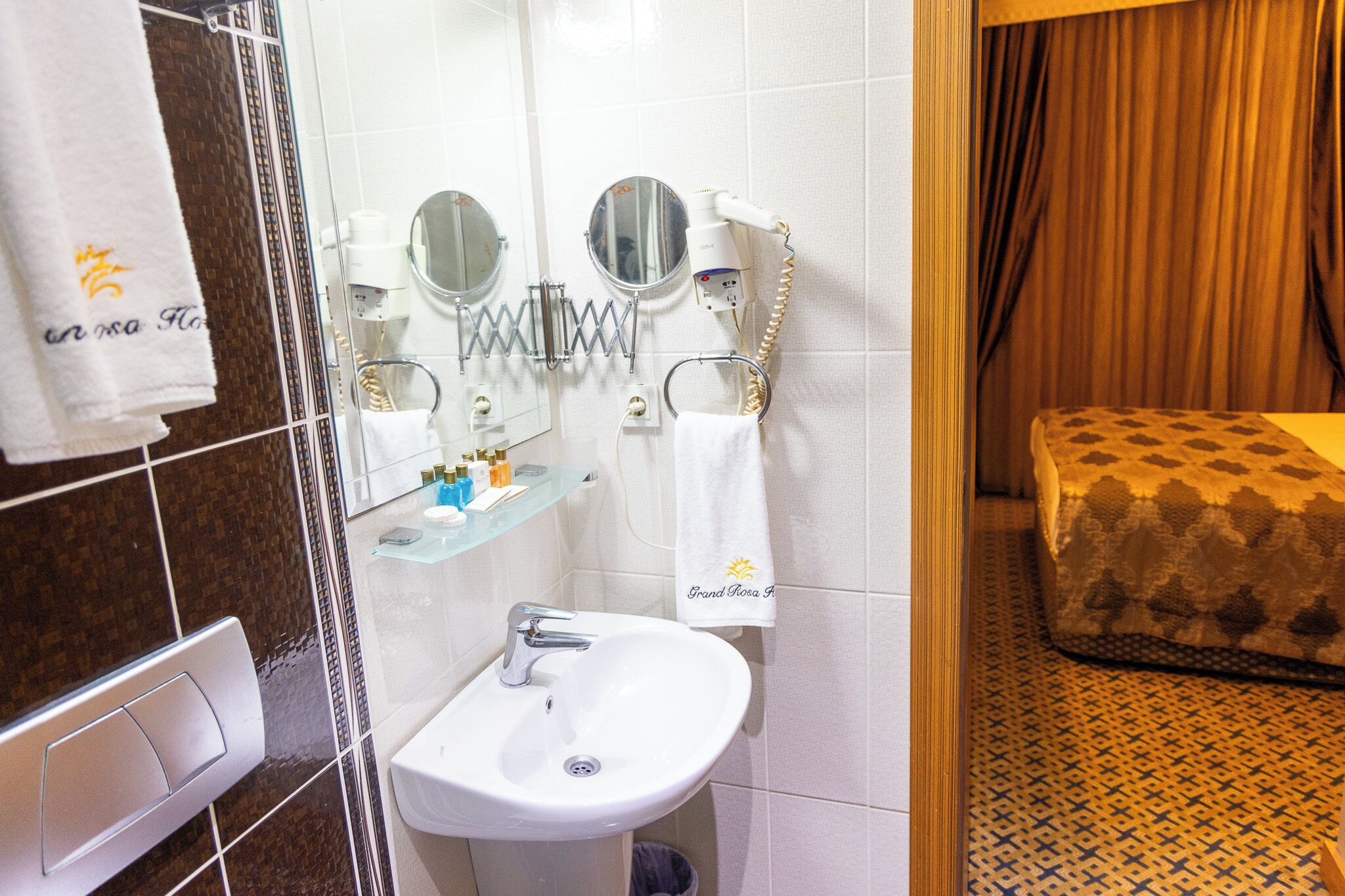 Photo - Grand Rosa Hotel