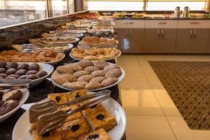 Ilmainen päivittäinen buffetaamiainen