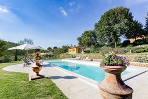 Alberca al aire libre por temporada 