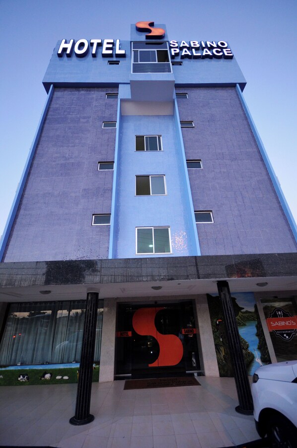 Indoor pool, outdoor pool - Hotel Sabino Palace (Mossoro)